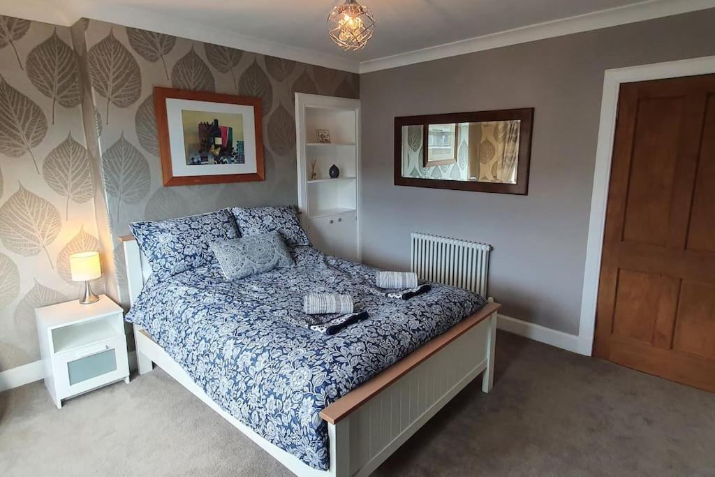 Holiday home 2 Bed House Free Parking Near Murrayfield Stadium Edinburgh