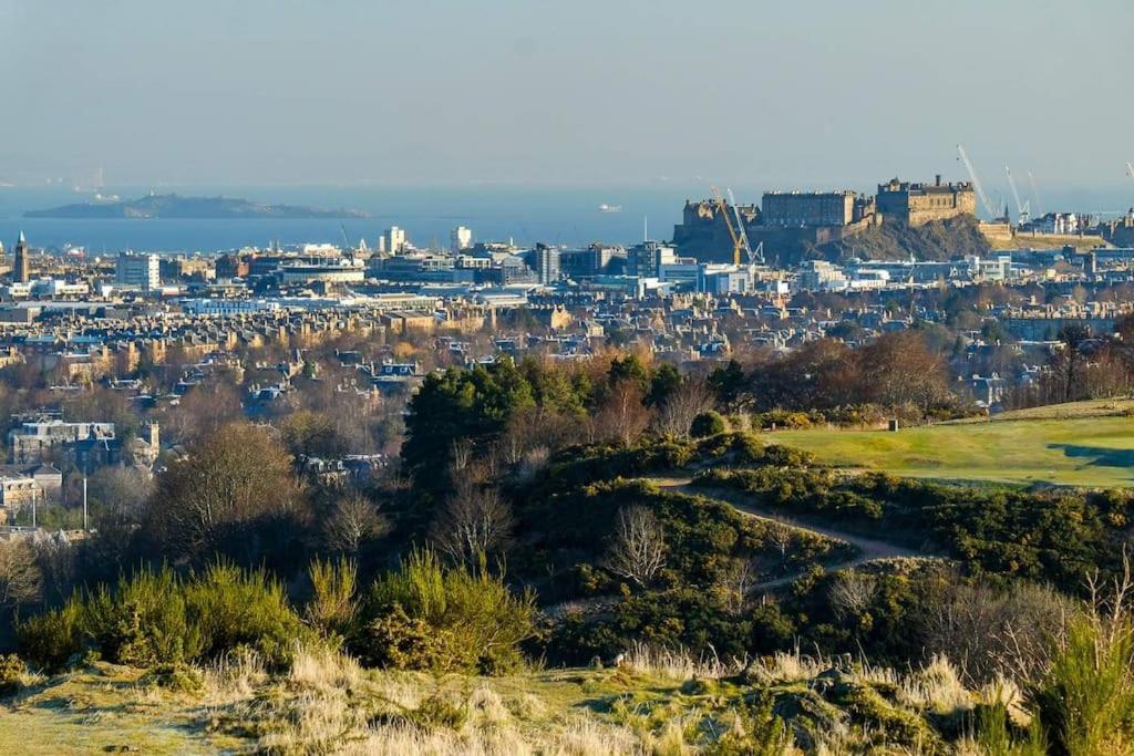 Holiday home 2 Bed House Free Parking Near Murrayfield Stadium
