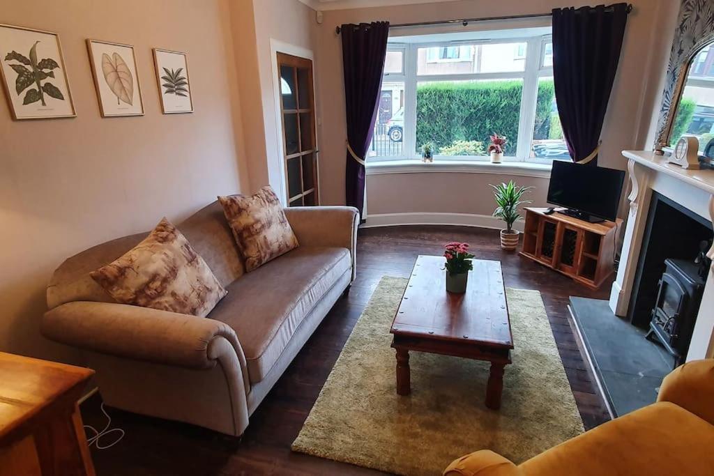 Holiday home 2 Bed House Free Parking Near Murrayfield Stadium